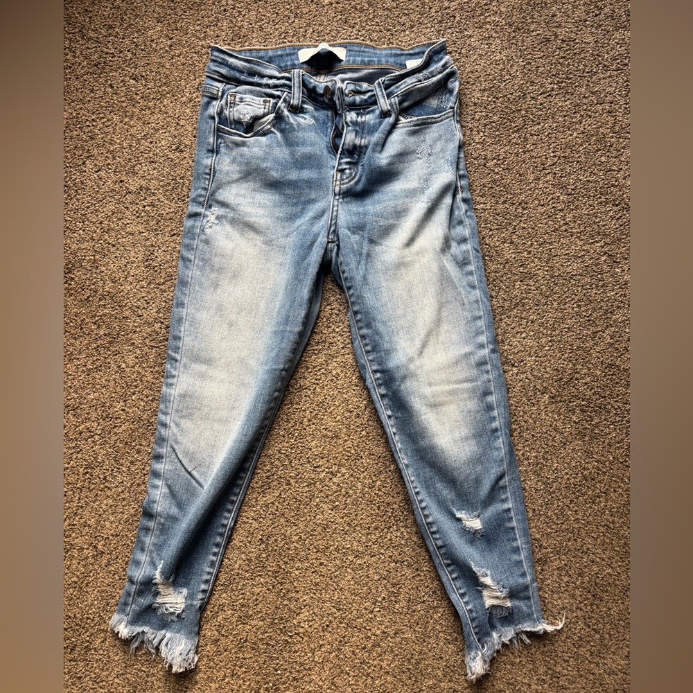 Women’s Light Blue Distressed Skinny capris